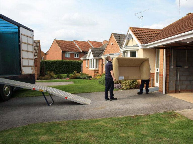 From Packing to Unloading: Services Offered by a Removals Company Edinburgh