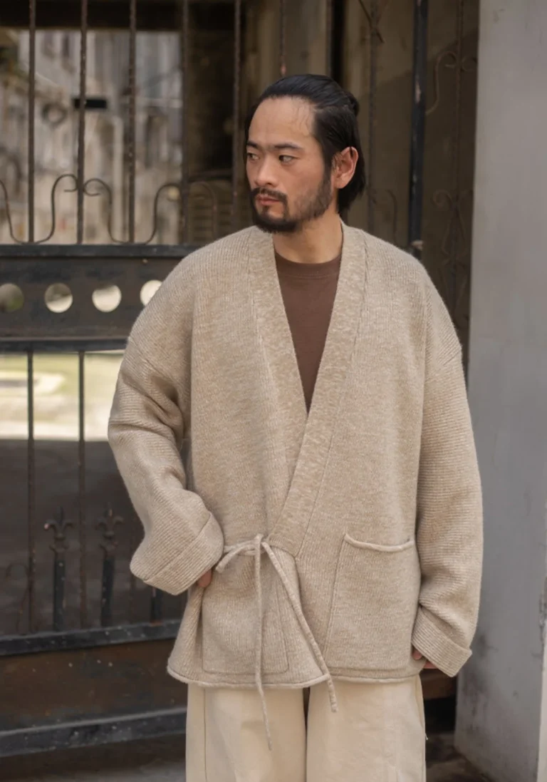 From Traditional to Trendsetting: How to Choose a Striking Men’s Kimono