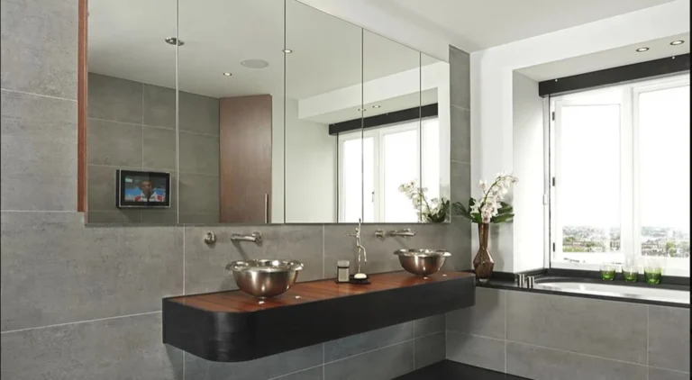 Made to Measure, Made to Last: The Rise of the Mirror Cut to Size in Contemporary Interiors